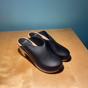 Sven Plain Jane clogs